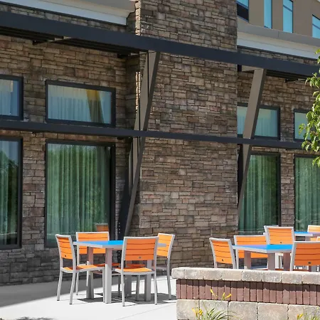 Holiday Inn Express Moline - Quad Cities Area By Ihg
