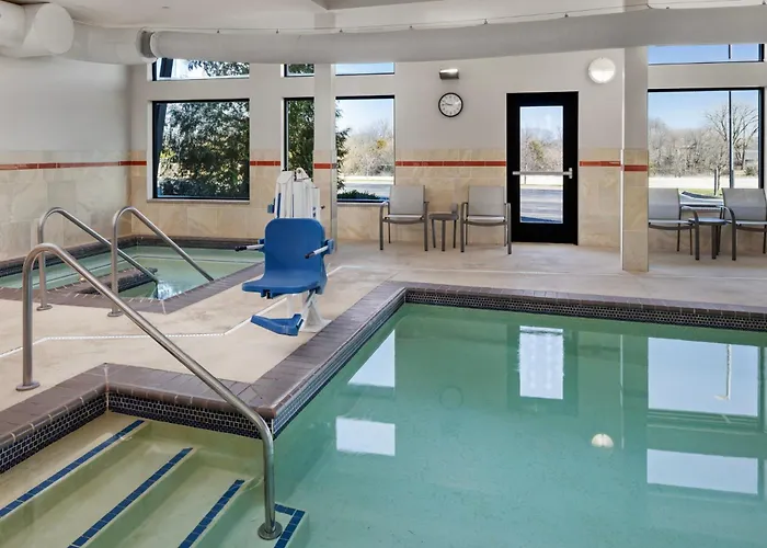 Hotel Express - Quad Cities Area By Ihg Moline