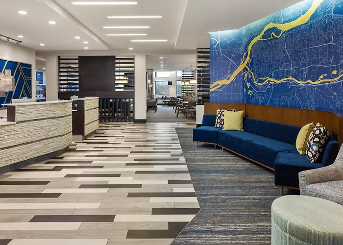 Express - Quad Cities Area By Ihg Hotel 2*