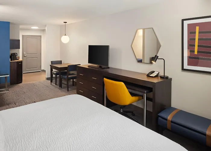 Express - Quad Cities Area By Ihg Hotel