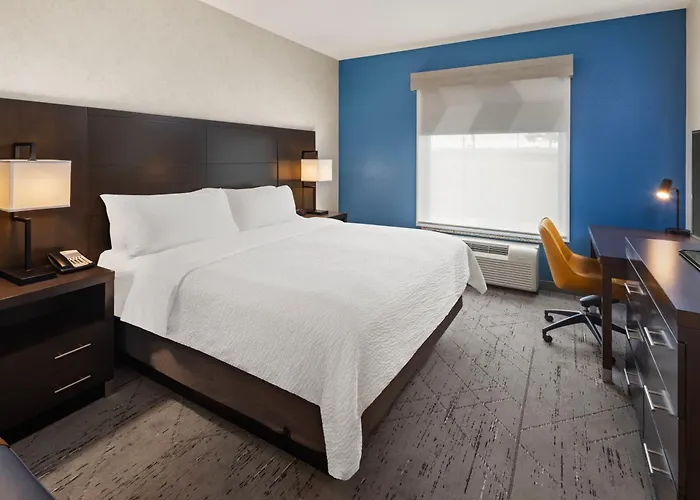 Express - Quad Cities Area By Ihg 2*